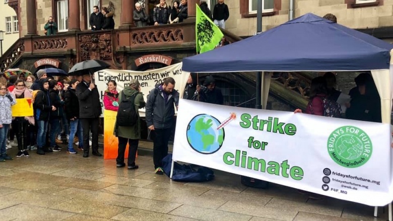 Schülerdemo strike for climate
