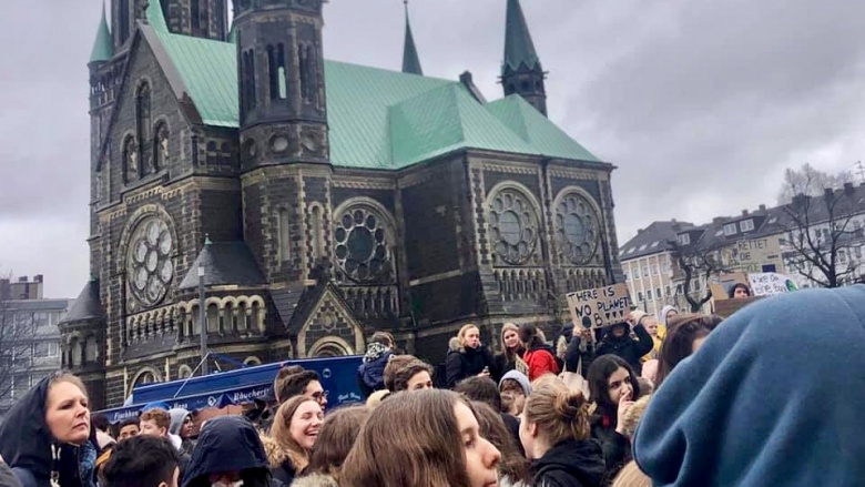 Schülerdemo strike for climate