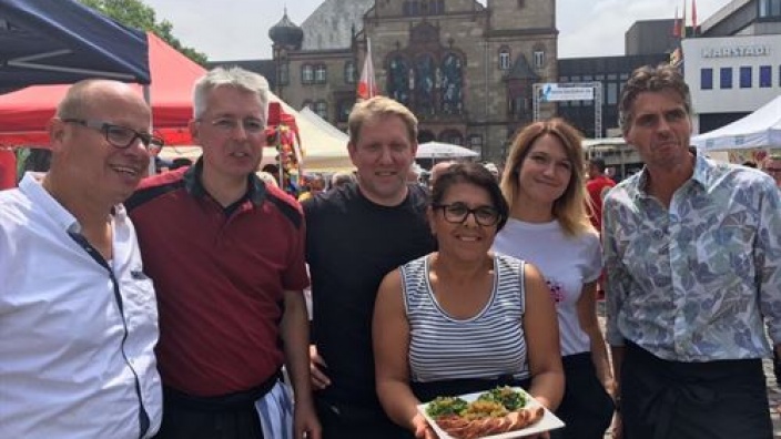 Unser Team: Fleischermeister Josef Baumanns, Ordnungsdezernent Matthias Engel, Jochen Klenner, die Abgeordnete Gülistan Yüksel, Lena Sapper von Cityvision und der Abgeordnete Andreas Terhaag