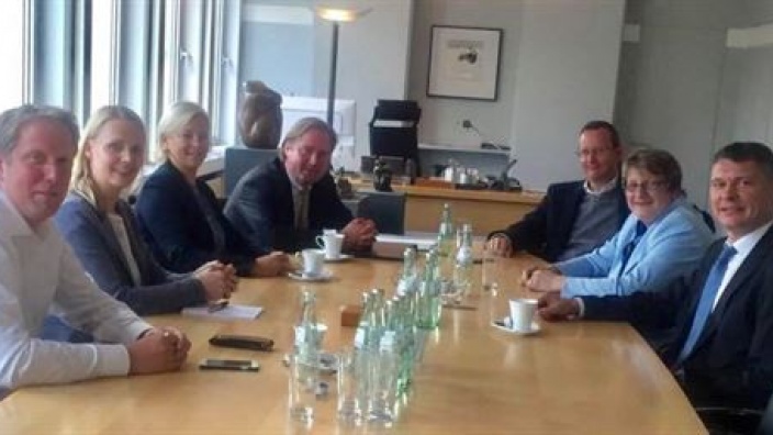 Die Niederrhein-Abgeordneten im Büro des Finanzministers
