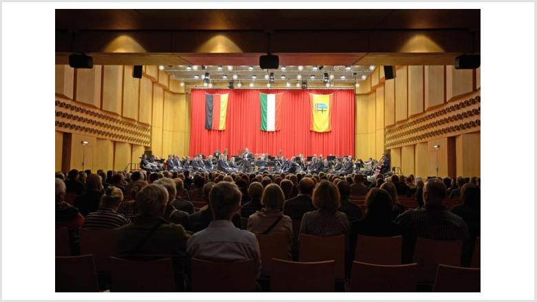 Musikkorps der Bundeswehr am Abend in der Rheydter Stadthalle 