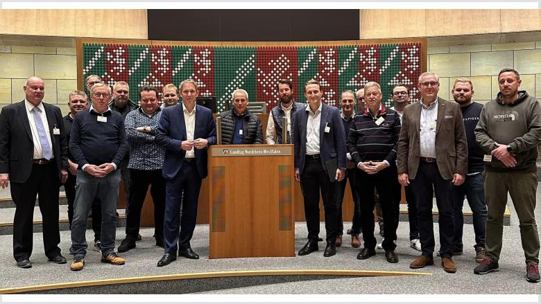 Bauinnung zu Besuch im Landtag 