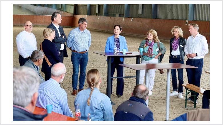 Ministerin Gorissen auf dem Niershof in Mönchengladbach