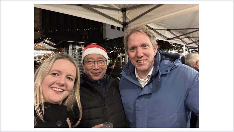 Weihnachtssingen auf dem Rheydter Weihnachtsmarkt 