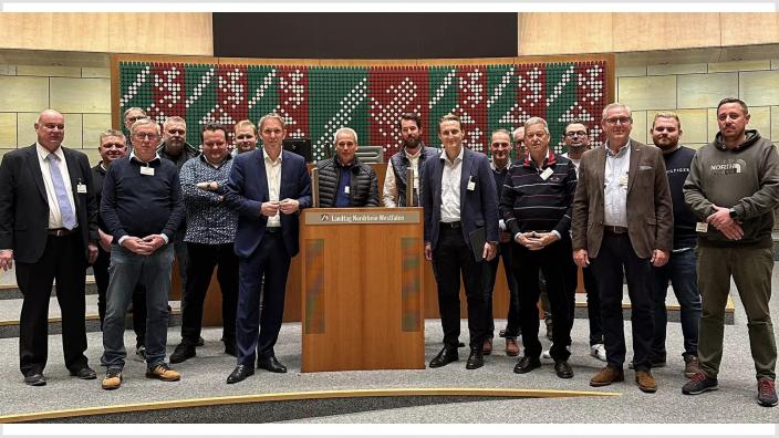 Bauinnung zu Besuch im Landtag 