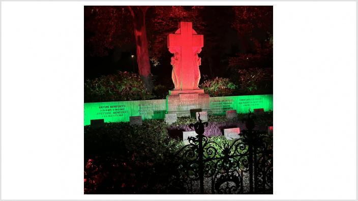 Illumina auf dem Friedhof