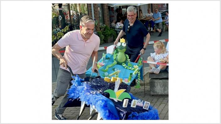 Brunnenfest in Hardt mit Schubkarrenrennen